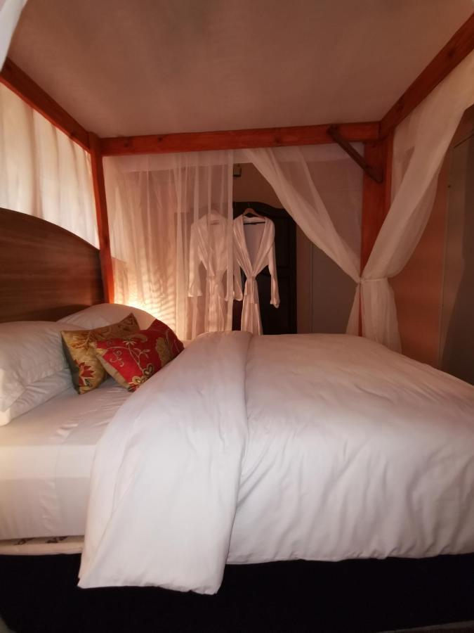 John And Noleen'S Place Marloth Park Extérieur photo